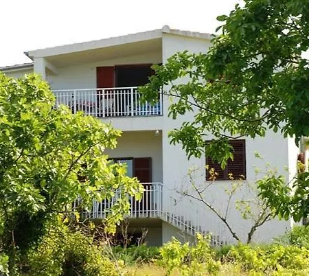 In With Seaview, Terrace, Air Condition, Wifi *