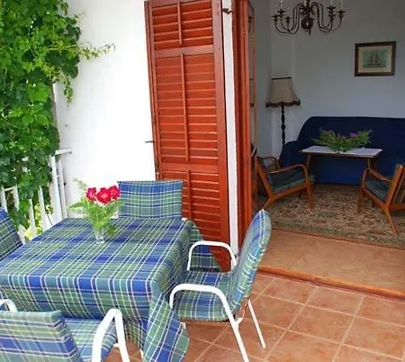 Lejlighed In With Seaview, Terrace, Air Condition, Wifi Pašman