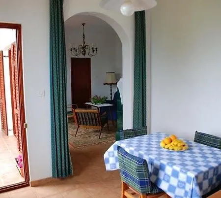 In With Seaview, Terrace, Air Condition, Wifi Lejlighed