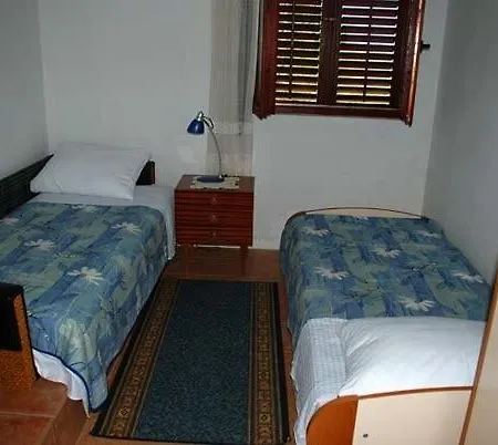 In With Seaview, Terrace, Air Condition, Wifi *