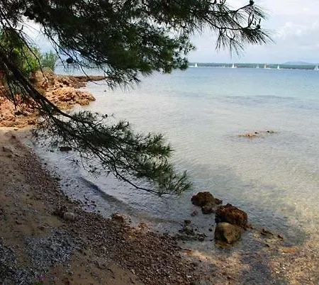 Lejlighed In With Seaview, Terrace, Air Condition, Wifi Pašman