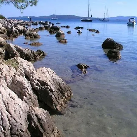 In With Seaview, Terrace, Air Condition, Wifi * Pašman
